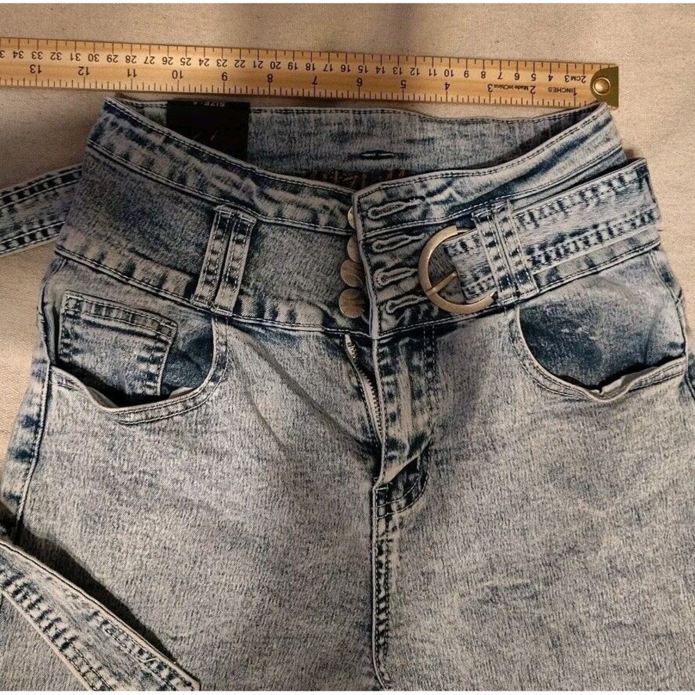 Mitzi Michel Button Front Acid Washed Size 5 NWT Boot Cut Retro High‎ Rise Z - Picture 8 of 9